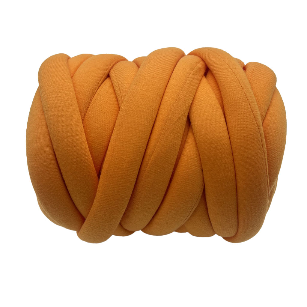 ポリエステル 2cm の T シャツ チューブ室内装飾品のためのかさばるカーペット糸